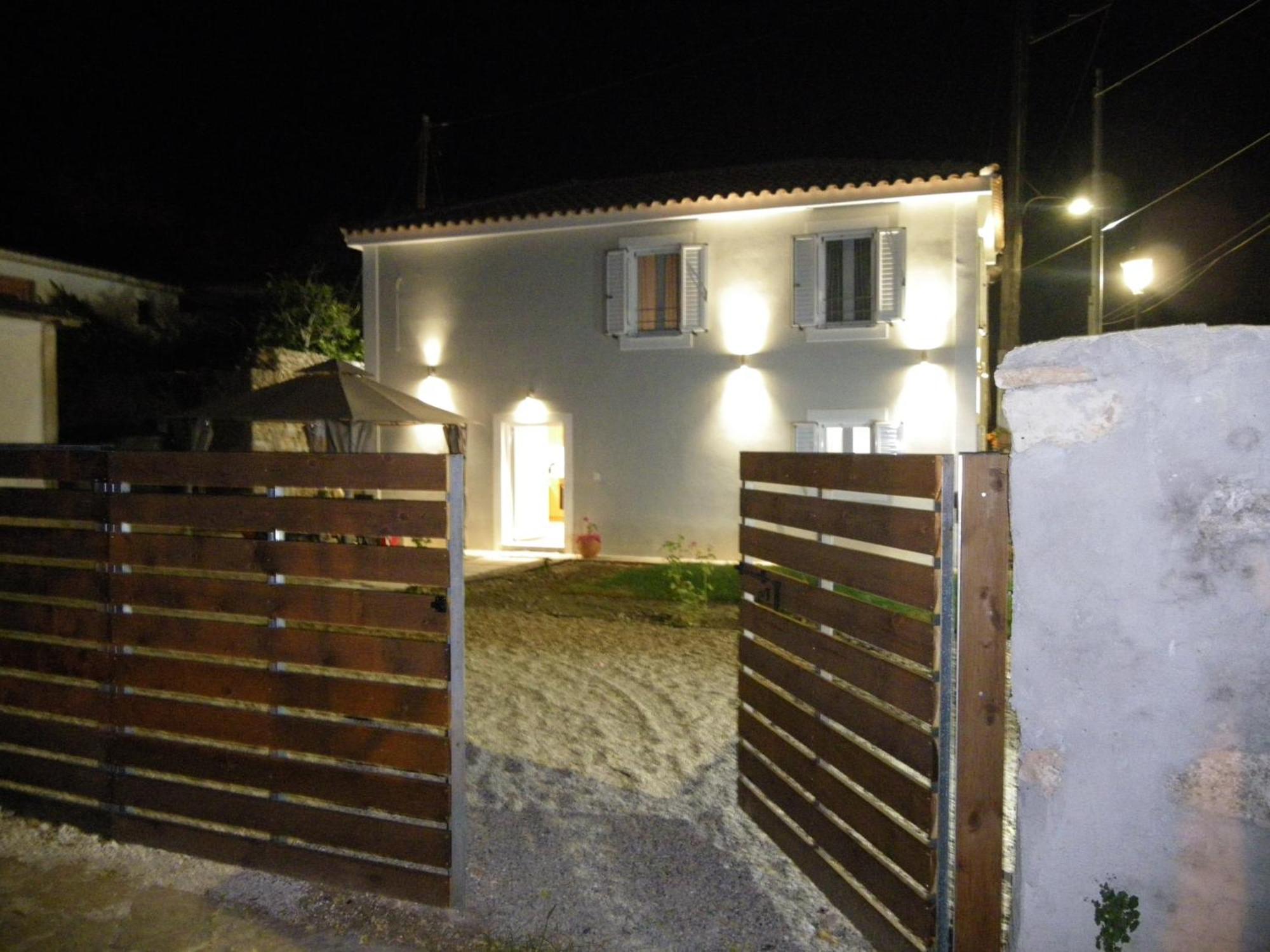 Vikou House Villa Yírion Eksteriør billede