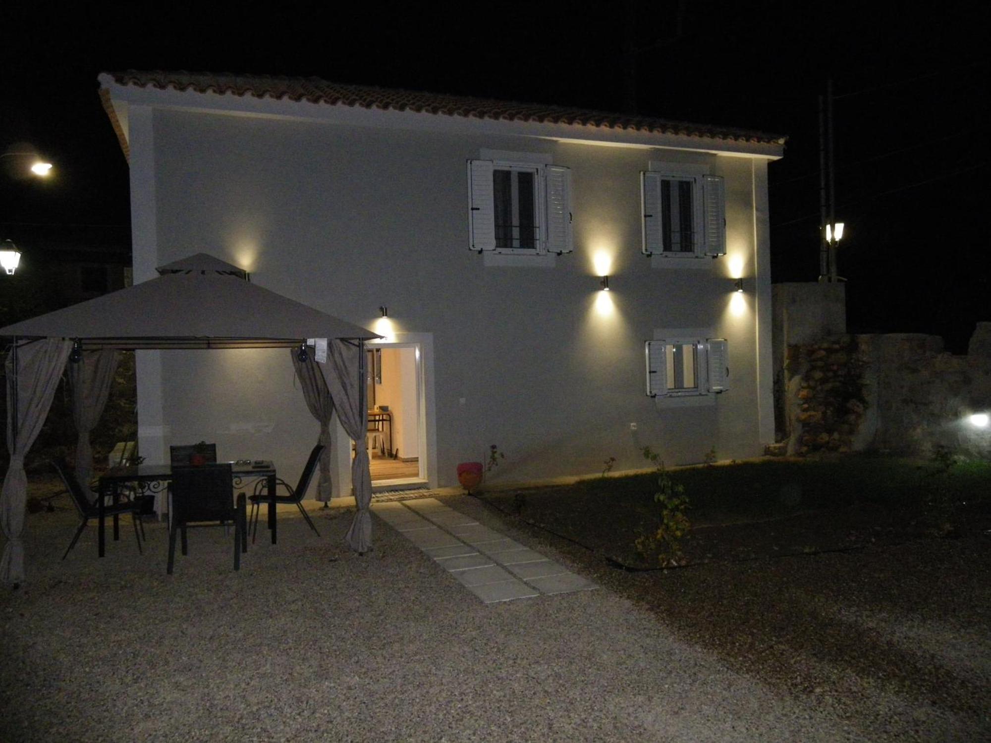 Vikou House Villa Yírion Eksteriør billede